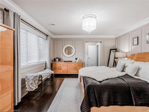 323 Mcdougall Crossing, Milton, ON - Indoor Photo Showing Bedroom