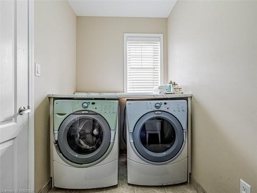 323 Mcdougall Crossing, Milton, ON - Indoor Photo Showing Laundry Room