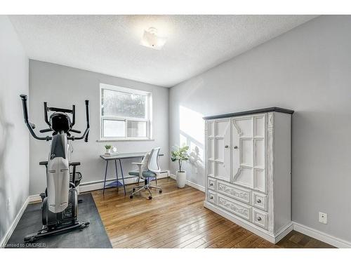 201-81 Charlton Avenue E, Hamilton, ON - Indoor Photo Showing Gym Room