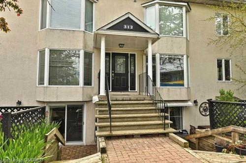 6-312 Reynolds Street, Oakville, ON - Outdoor