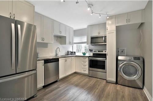 6-312 Reynolds Street, Oakville, ON - Indoor Photo Showing Kitchen With Stainless Steel Kitchen