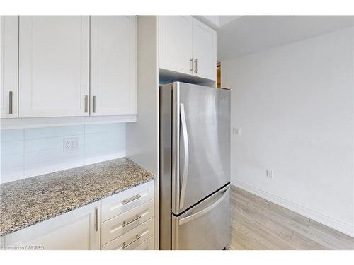 509-1050 Main Street East, Milton, ON - Indoor Photo Showing Kitchen