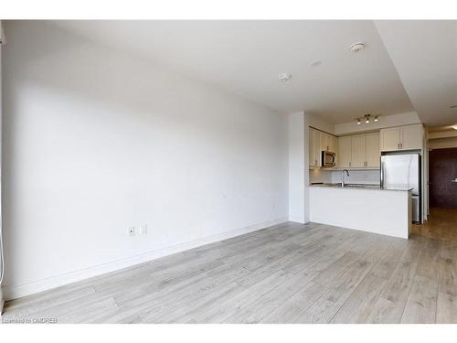 509-1050 Main Street East, Milton, ON - Indoor Photo Showing Kitchen