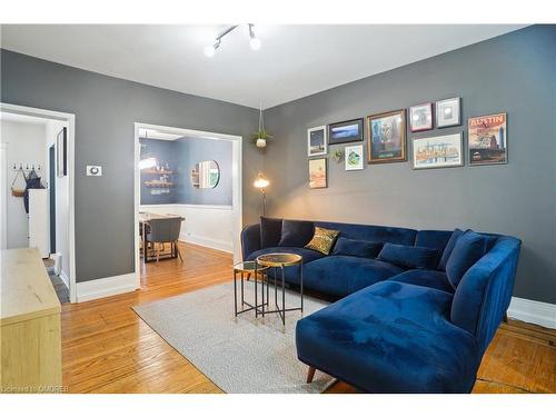 256 Holton Avenue S, Hamilton, ON - Indoor Photo Showing Living Room