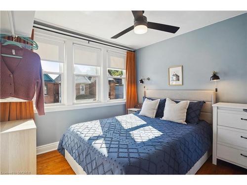 256 Holton Avenue S, Hamilton, ON - Indoor Photo Showing Bedroom