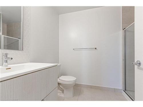 508-2520 Eglinton Avenue W, Mississauga, ON - Indoor Photo Showing Bathroom