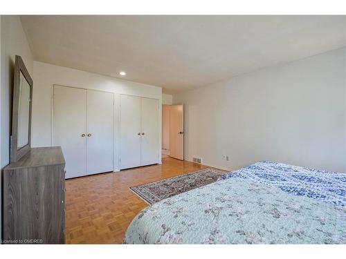 15-17 Gibson Drive, Kitchener, ON - Indoor Photo Showing Bedroom