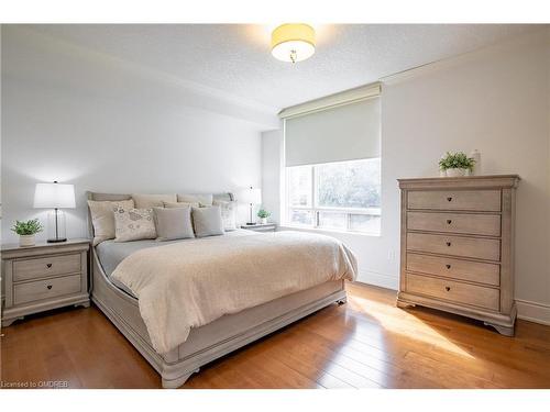 204-125 Wilson Street W, Ancaster, ON - Indoor Photo Showing Bedroom