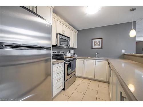 204-125 Wilson Street W, Ancaster, ON - Indoor Photo Showing Kitchen