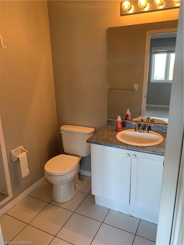 50-1889 Upper Wentworth Street, Hamilton, ON - Indoor Photo Showing Bathroom