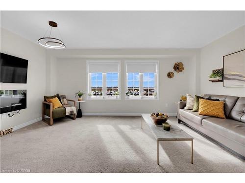 71 Baycliffe Crescent, Brampton, ON - Indoor Photo Showing Living Room