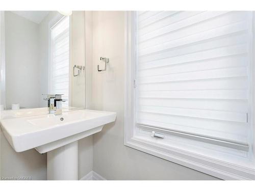 35 Windsor Circle, Niagara-On-The-Lake, ON - Indoor Photo Showing Bathroom