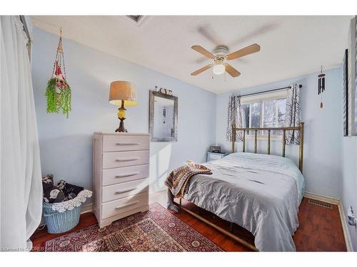 11-1110 Garth Street, Hamilton, ON - Indoor Photo Showing Bedroom