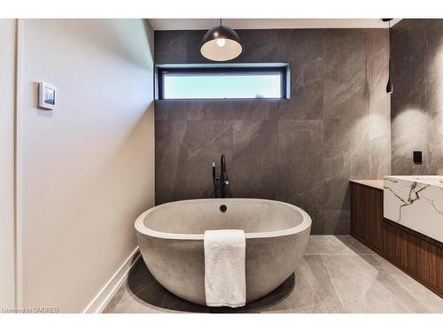 1241 Strathy Avenue, Mississauga, ON - Indoor Photo Showing Bathroom