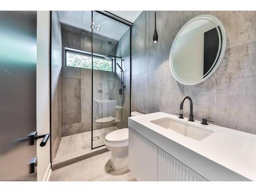 1241 Strathy Avenue, Mississauga, ON - Indoor Photo Showing Bathroom