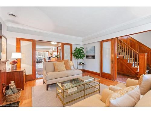 19 Jackson Avenue, Toronto, ON - Indoor Photo Showing Living Room