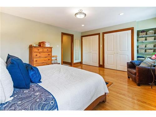 19 Jackson Avenue, Toronto, ON - Indoor Photo Showing Bedroom