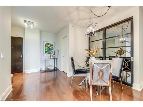 417-11 Bronte Road, Oakville, ON - Indoor Photo Showing Dining Room