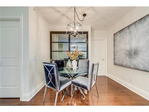 417-11 Bronte Road, Oakville, ON - Indoor Photo Showing Dining Room