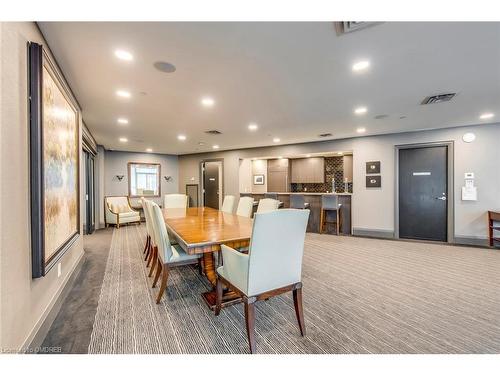 417-11 Bronte Road, Oakville, ON - Indoor Photo Showing Dining Room