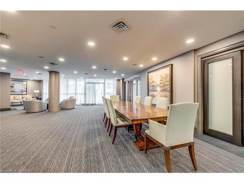 417-11 Bronte Road, Oakville, ON - Indoor Photo Showing Dining Room