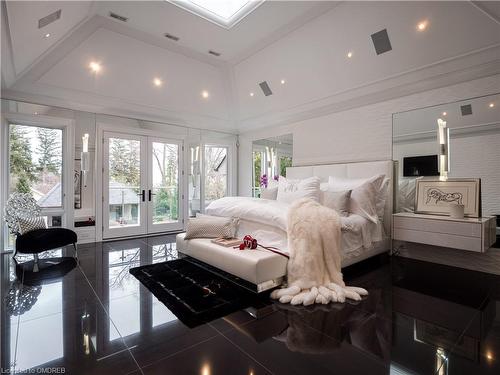 15 Chartwell Road, Oakville, ON - Indoor Photo Showing Bedroom