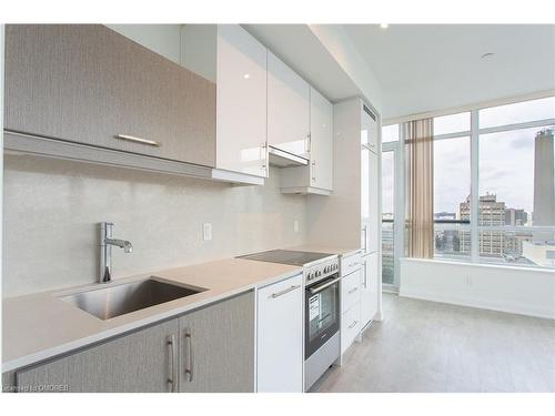 Up07-181 Huron Street, Toronto, ON - Indoor Photo Showing Kitchen With Upgraded Kitchen