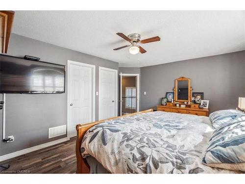 52 Madonna Drive, Hamilton, ON - Indoor Photo Showing Bedroom