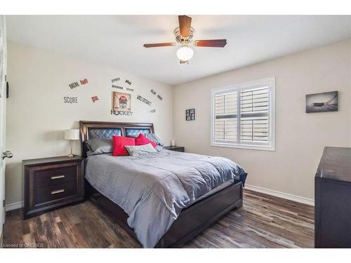 52 Madonna Drive, Hamilton, ON - Indoor Photo Showing Bedroom