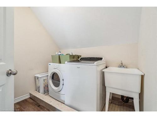 52 Madonna Drive, Hamilton, ON - Indoor Photo Showing Laundry Room