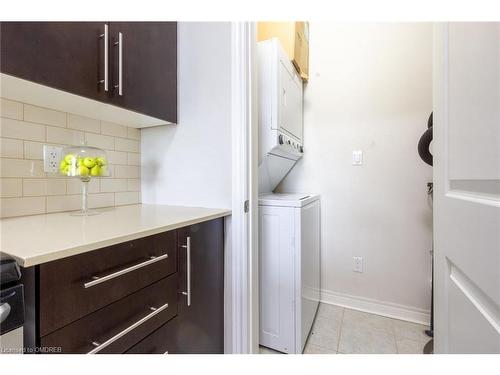 422-33 Whitmer Street, Milton, ON - Indoor Photo Showing Laundry Room