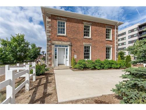 422-33 Whitmer Street, Milton, ON - Outdoor With Facade