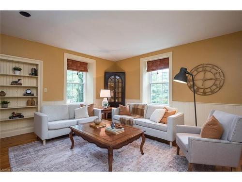 8268 Canyon Road, Campbellville, ON - Indoor Photo Showing Living Room