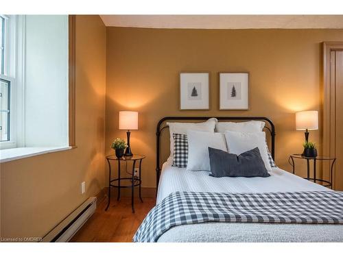 8268 Canyon Road, Campbellville, ON - Indoor Photo Showing Bedroom