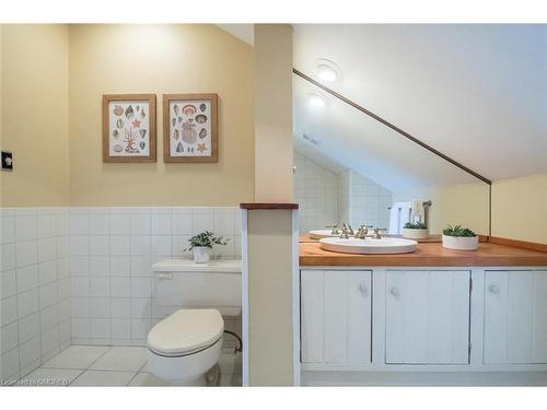 8268 Canyon Road, Campbellville, ON - Indoor Photo Showing Bathroom