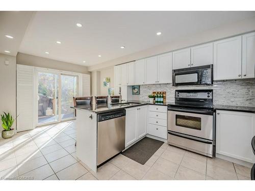 2406 Sequoia Way, Oakville, ON - Indoor Photo Showing Kitchen