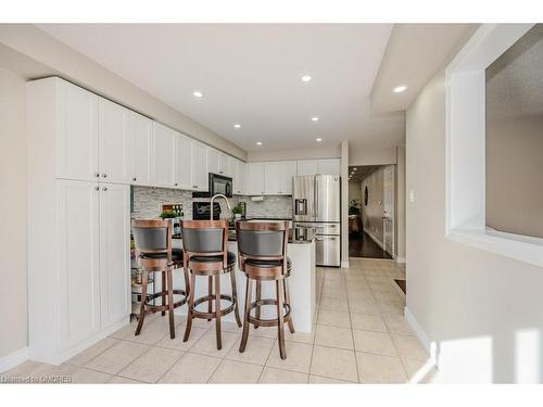 2406 Sequoia Way, Oakville, ON - Indoor Photo Showing Kitchen