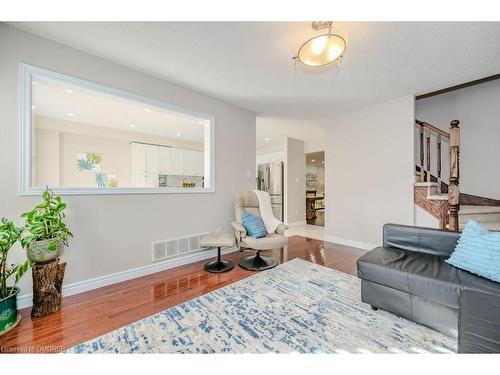 2406 Sequoia Way, Oakville, ON - Indoor Photo Showing Living Room