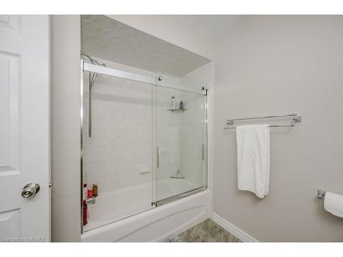 2406 Sequoia Way, Oakville, ON - Indoor Photo Showing Bathroom