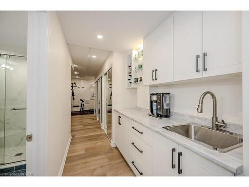 2406 Sequoia Way, Oakville, ON - Indoor Photo Showing Kitchen