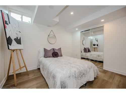 2406 Sequoia Way, Oakville, ON - Indoor Photo Showing Bedroom