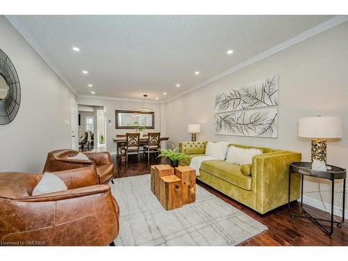 2406 Sequoia Way, Oakville, ON - Indoor Photo Showing Living Room