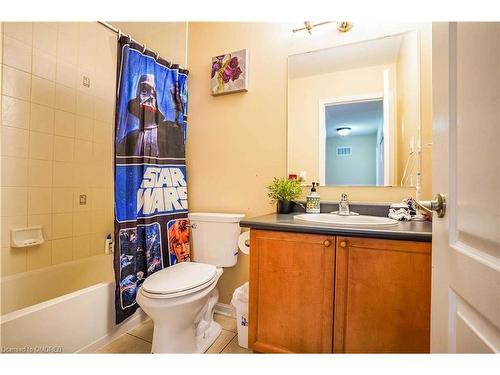 917 Yates Drive, Milton, ON - Indoor Photo Showing Bathroom