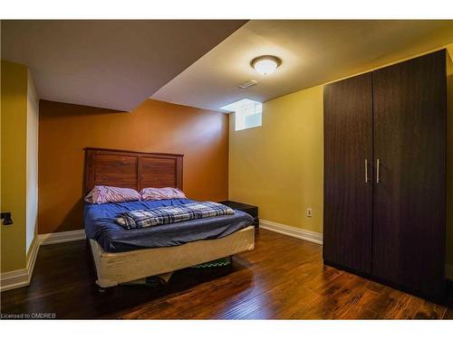 917 Yates Drive, Milton, ON - Indoor Photo Showing Bedroom