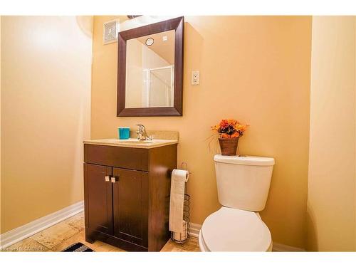 917 Yates Drive, Milton, ON - Indoor Photo Showing Bathroom