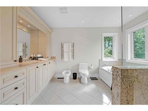 1533 Pinery Crescent, Oakville, ON - Indoor Photo Showing Bathroom