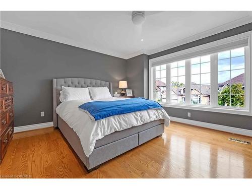 1533 Pinery Crescent, Oakville, ON - Indoor Photo Showing Bedroom