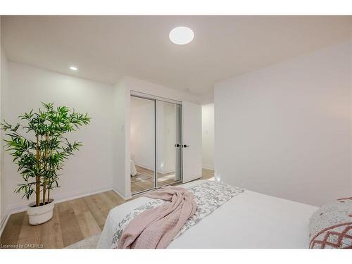 191 Mendel Court, Oakville, ON - Indoor Photo Showing Bedroom