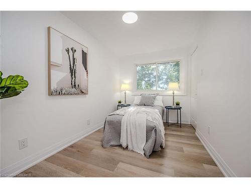 191 Mendel Court, Oakville, ON - Indoor Photo Showing Bedroom