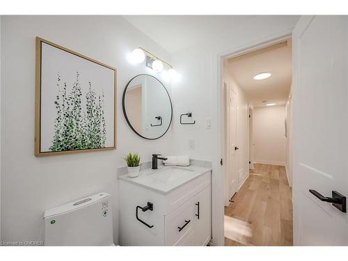 191 Mendel Court, Oakville, ON - Indoor Photo Showing Bathroom